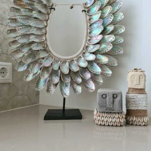 Abalone schelpenketting op standaard 1